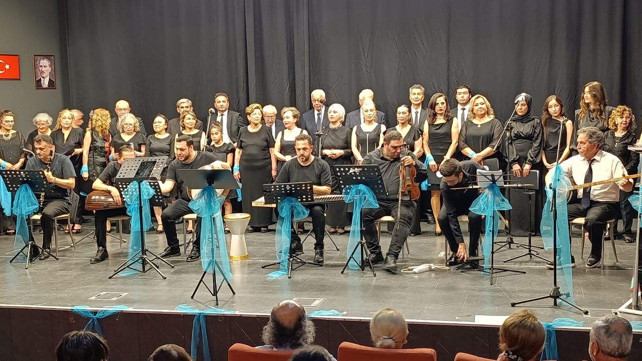 Trabzonlular Derneği Dostlar Korosu’ndan muhteşem konser
