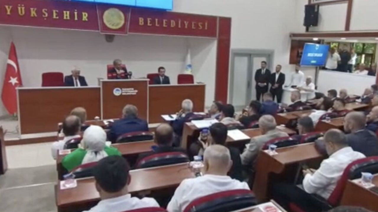 Mecliste "Alın şu mikrofonu" diyaloğu
