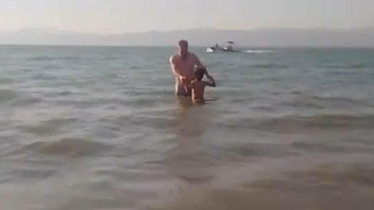 Oğlunu kurtarmak isterken hayatını kaybeden babada