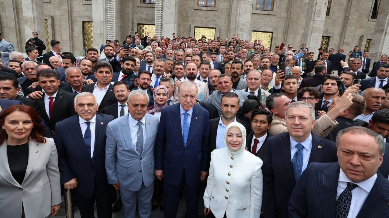 AK Parti Adapazarı Teşkilatı'ndan Başkent çıkarmas