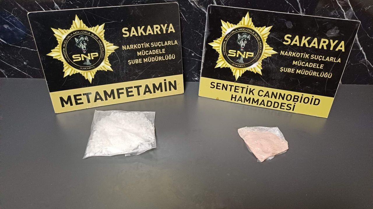 Sokaklar güvende! Sakarya'ya uyuşturucu sokmaya çalışan iki zehir taciri yakalandı