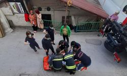 Eve giremeyen 200 kiloluk hasta eve vinçle taşındı