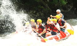 Havaların ısınmasıyla rafting sezonu başladı