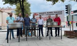 Sakarya Rumeli Balkan Derneği Aşure ikram etti