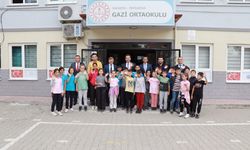 Savaşçı'dan Pamukova Gazi Ortaokuluna ziyaret