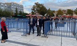 Vali Kaldırım Demokrasi Meydanı'ndaki hazırlıkları inceledi