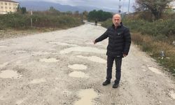 CHP Akyazı İlçe başkanı Sağır: Alt tarafı 60 metre bir yol, yapın artık