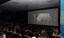 Hendek Belediyesinden anaokulu çocuklarına ücretsiz sinema