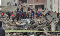Depremde acı bilanço: Ölü sayısı bini geçti