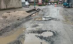 Dilmen Mahallesi’nde çamur ve çukur çilesi