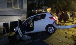 Bahçeye uçan otomobilden kaçarken sakatlandı
