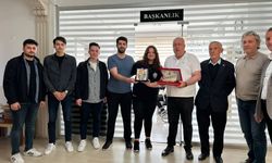 TEKNOFEST’te birincilik ödülü alan öğrencilerden Başkan Özten'e ziyaret