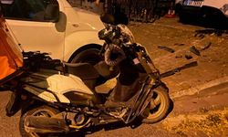 Ters yönden ilerleyen hafif ticari araç motosikletle çarpıştı: 1 yaralı