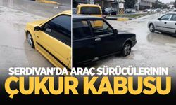 Serdivan’da araç sürücüleri, yoldaki çukur nedeniyle mağdur