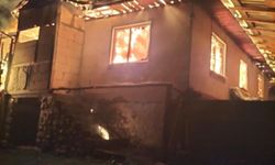 Yangına uykuda yakalanan yaşlı çift faciadan son anda kurtuldu