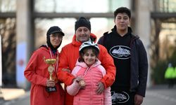 Çelik ailesi bisiklet yarışında iki madalya kazandı
