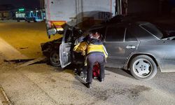 Bozüyük'te otomobil tıra arkadan çarptı; 1 kişi yaralandı