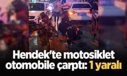Hendek'te motosiklet otomobile çarptı: 1 yaralı