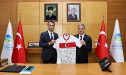 Fifa hakemi Karaoğlan'dan Yusuf Alemdar'a ziyaret