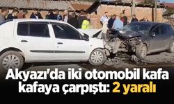 Akyazı'da iki otomobil kafa kafaya çarpıştı: 2 yaralı