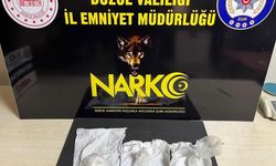 Narkotik köpeği hassas burnu ile uyuşturucu buldu