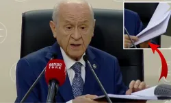 Bahçeli, 154 kişilik listeyi kameraya gösterdi: "Hepsiyle hesaplaşayacağız"