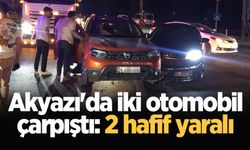 Akyazı'da iki otomobil çarpıştı: 2 hafif yaralı