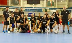 Sakarya voleybolda Bolu'yu mağlup etti