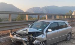 Yol çalışma alanına giren otomobil kaza yaptı: 2 yaralı