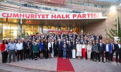 CHP’nin 101. yıl dönümü kutlamalarında genç belediye başkanlarına vurgu