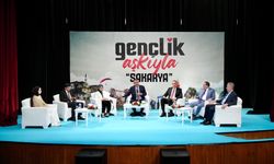 Bakan Tekin gençlerle buluştu