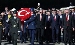 Cumhurbaşkanı Erdoğan başkanlığındaki devlet erkanı Anıtkabir’i ziyaret etti