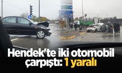 Hendek'te iki otomobil çarpıştı: 1 yaralı