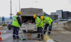 Büyükşehir kuvvetli yağışa karşı aksiyon aldı: SASKİ tek tek temizliyor