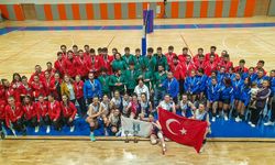 Kadın ve erkek voleybolda bölgesel lig şampiyonu SUBÜ