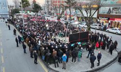 Sakaryalılar üç ayların başlangıcında Ağa Cami Meydanı'nda bir araya geldiler