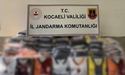 Kocaeli'de bin 206 kaçak futbol takımı forması ele geçirildi