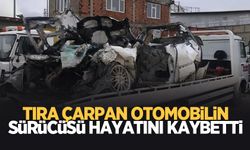 Otomobil tıra ok gibi saplandı: 1 ölü