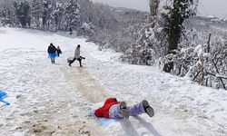 Hendek’te çocukların kayak keyfi