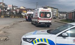 Hasta taşıyan ambulans kırmızı ışıkta kaza yaptı