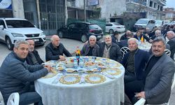 Sakarya Oto Sanatkarları Esnaf Odası Başkan Adayı Ramazan Ünal, sanayi esnafıyla iftar yaptı