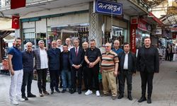 Başkan Alemdar, Uzunçarşı’da kunduracı esnafıyla buluştu: “Tarihi çarşının kalan kısımları da restore edilecek”