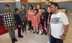 Engelsiz hobi atölyelerinde özel öğrenciler arkadaşlıklarını pekiştiriyor