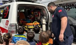 Minikler, ambulanslar ve tıbbi cihazları keşfetti
