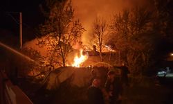Yatsı namazına giden adamın evi alev alev yandı