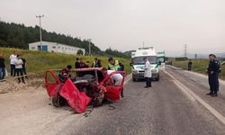 Bilecik'te 2 otomobil kafa kafaya çarpıştı: 3 ölü, 1 yaralı