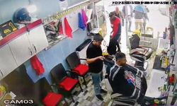 Berberde 3 dakika arayla depreme yakalandıkları anlar kamerada