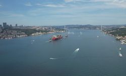 'Osman Gazi' boğazdan Karadeniz'e su fıskiyeleriyle uğurlandı
