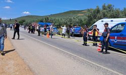 Otomobil jandarma aracına çarptı: 1 ölü 2 yaralı