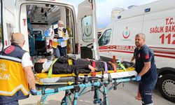 Otomobil ile motosiklet çarpıştı: 3 yaralı